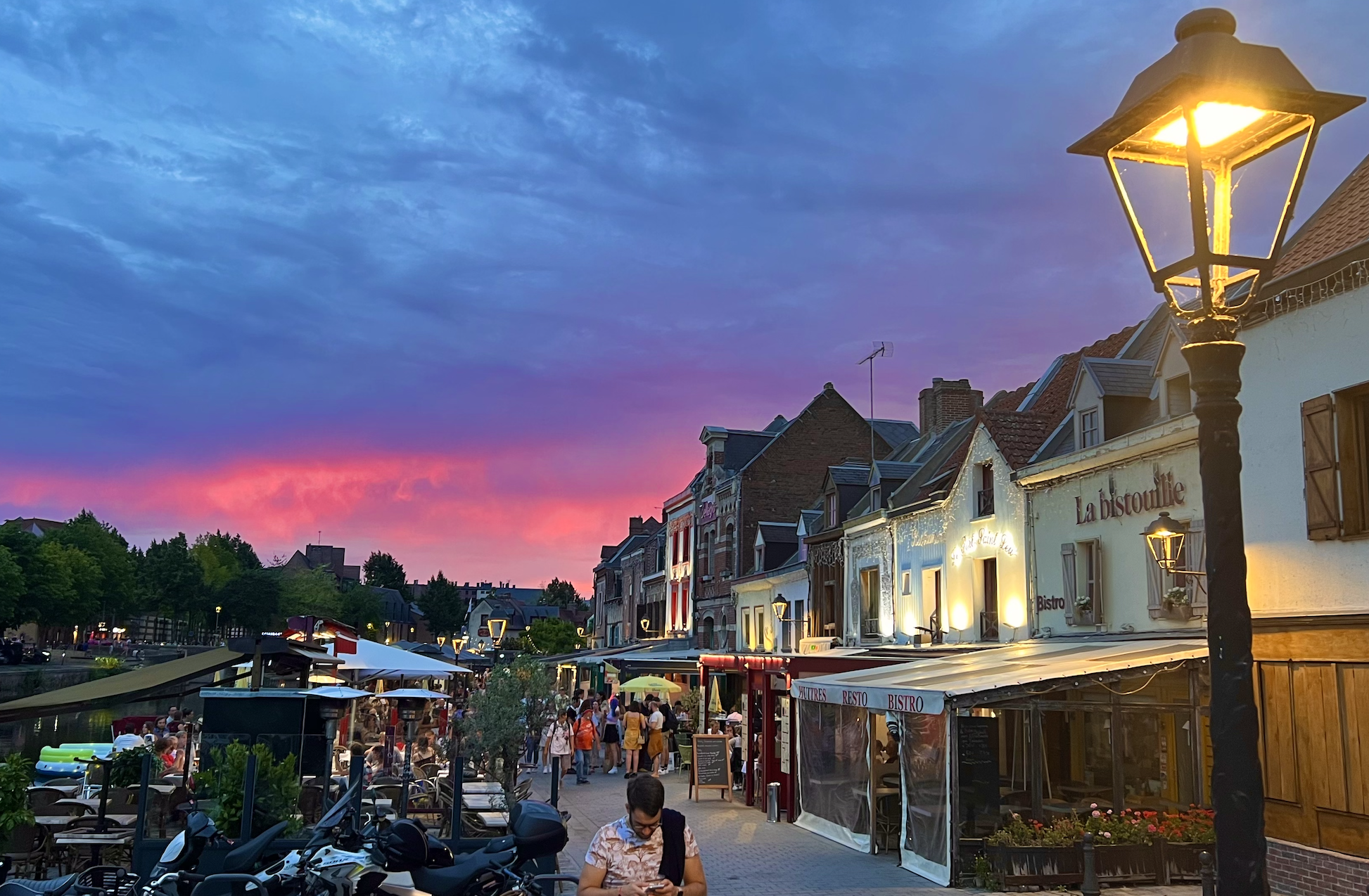 Lire la suite à propos de l’article Vie nocturne à Amiens : concilier dynamisme et qualité de vie